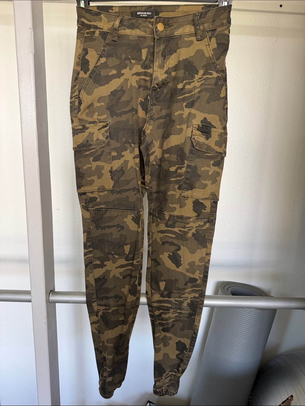 American Bazi Women’s Camo Cargo Pants/Jogger- Olive/Brown Camo. Size small